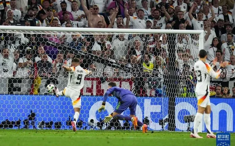 冰上运动盛景：一场视觉与速度的盛宴——赛事解说特写